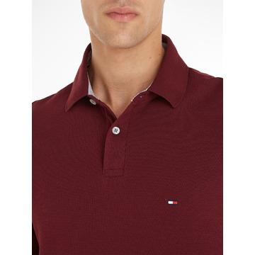 Polo van het merk Tommy Hilfiger in het Bordeaux