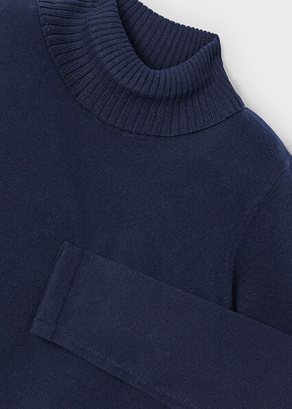 Basic knitting turtleneck