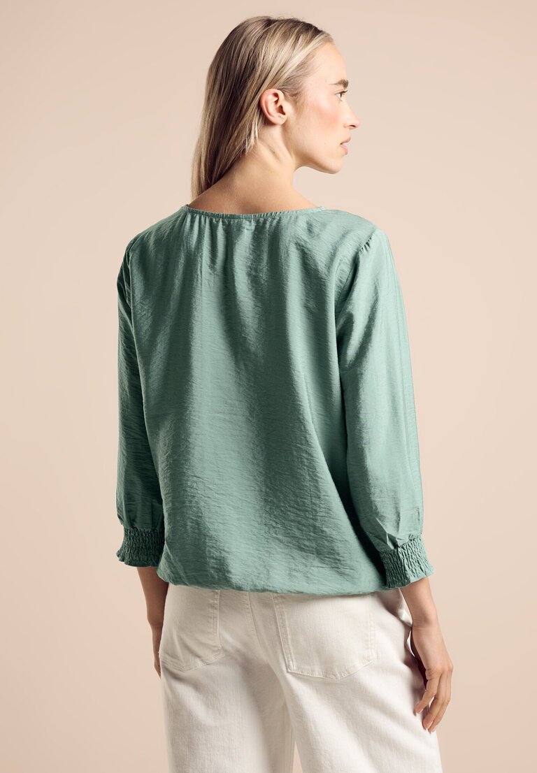 A344956 V-neck blouse w smok detail