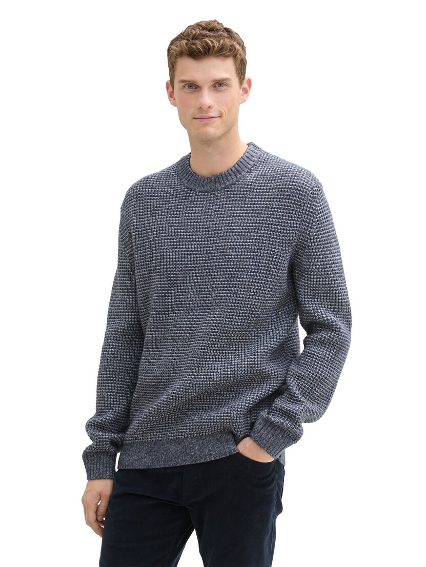 1044541 cosy structured crewneck knit