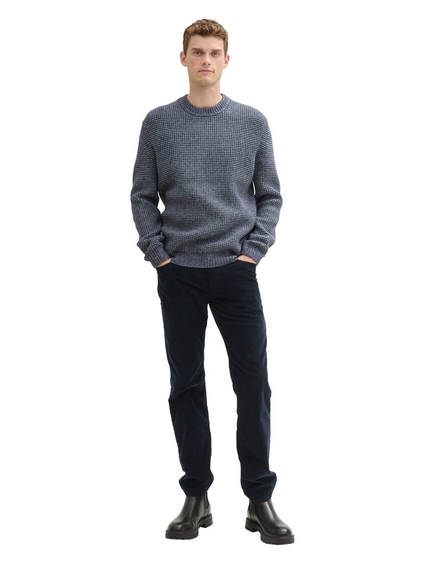 1044541 cosy structured crewneck knit