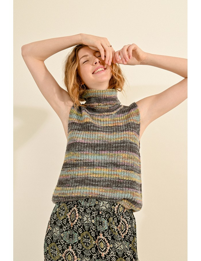 LADIES KNITTED SLEEVELESS SWEATER