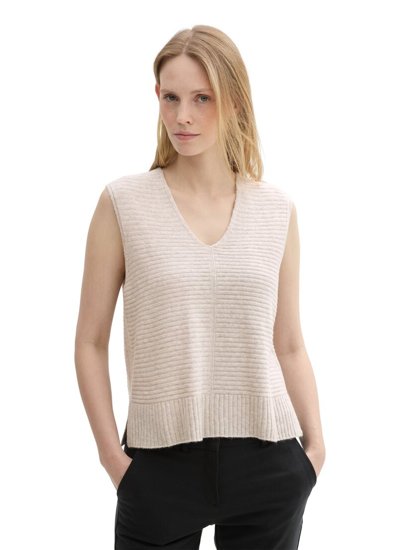 1043062 knit cosy vneck vest