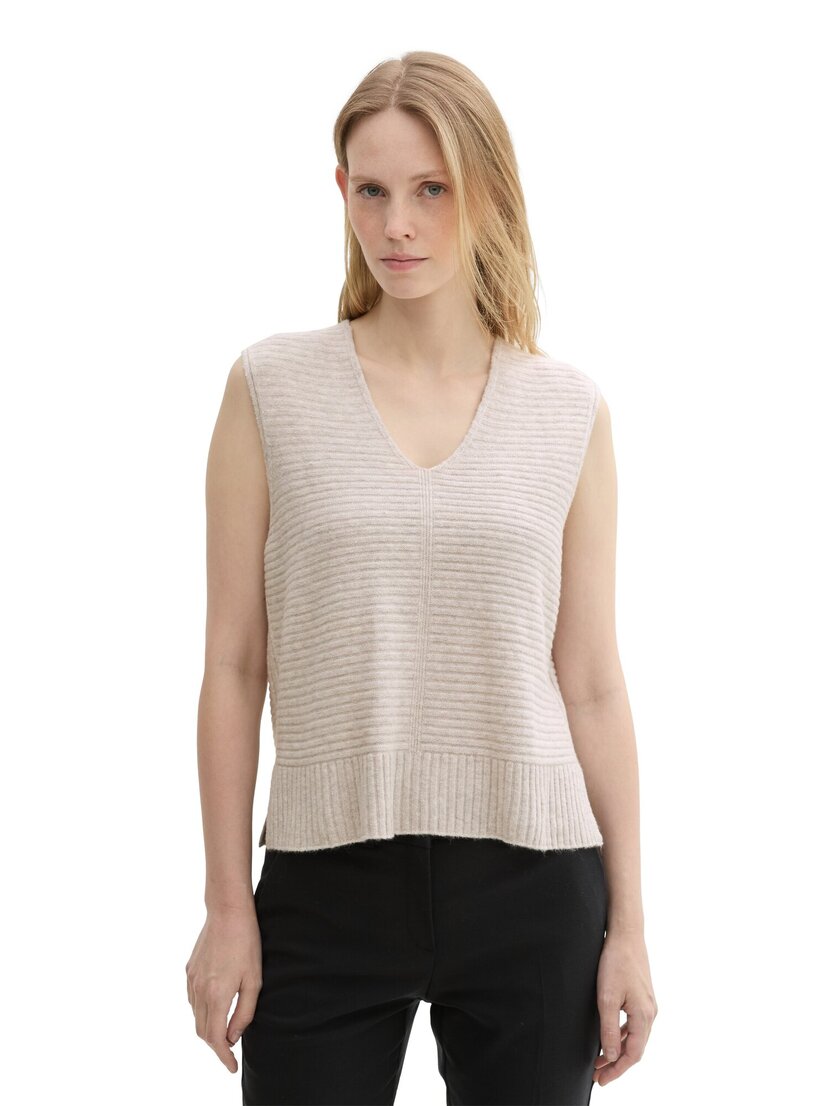 1043062 knit cosy vneck vest