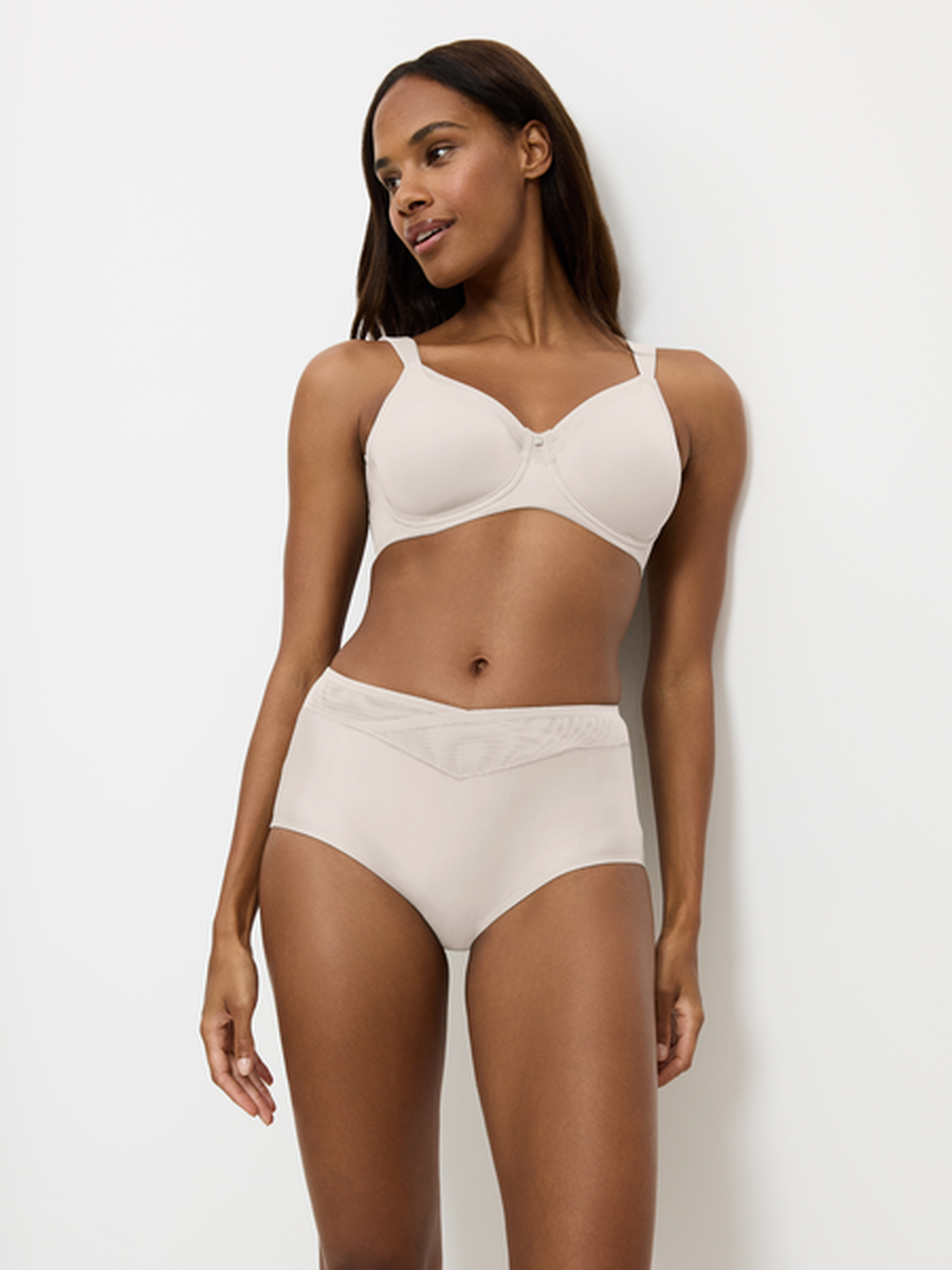 Bh van het merk Triumph in het Beige