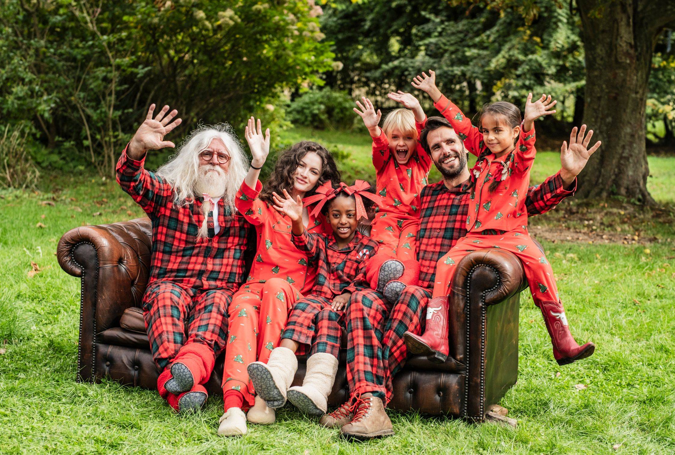 Merry matching with Woody! 🌲