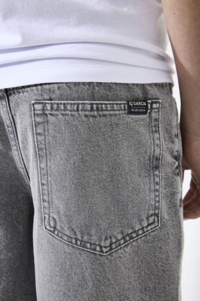 Afbeelding voor product Short van het merk Garcia in het Grijs