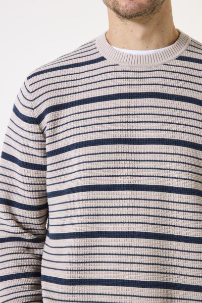 Afbeelding voor product Pull van het merk Garcia in het Wit