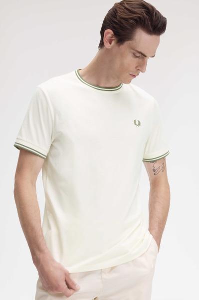 Afbeelding voor product T-shirt van het merk Fred Perry in het Bordeaux