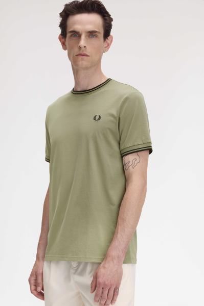Afbeelding voor product T-shirt van het merk Fred Perry in het Groen