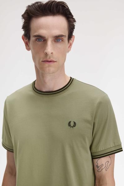 Afbeelding voor product T-shirt van het merk Fred Perry in het Groen