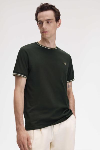 Afbeelding voor product T-shirt van het merk Fred Perry in het Groen
