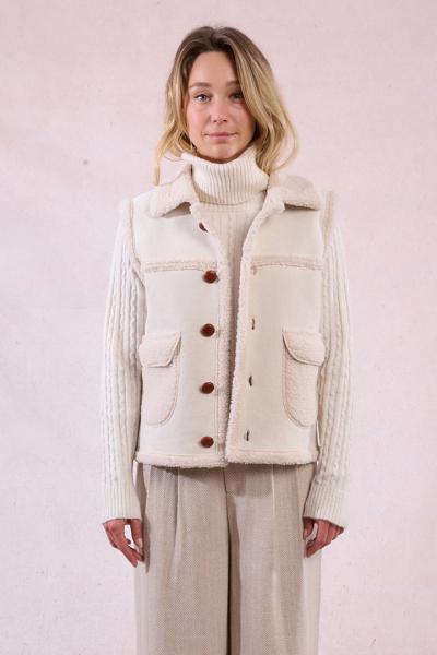 Afbeelding voor product Bodywarmer van het merk Molly Bracken in het Beige