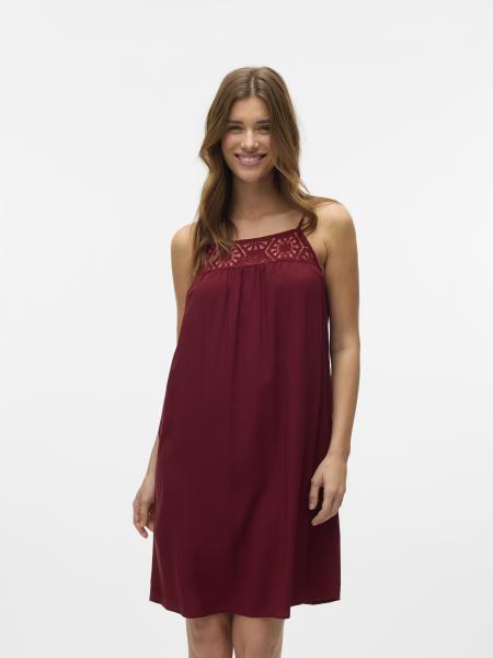 Afbeelding voor product Kleed van het merk Vero Moda in het Bordeaux