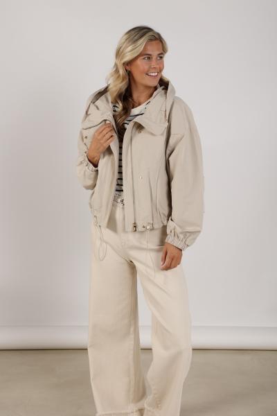 Afbeelding voor product Jacket van het merk Nukus in het Beige