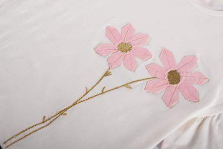 Afbeelding voor product T-shirt van het merk Someone in het Ecru