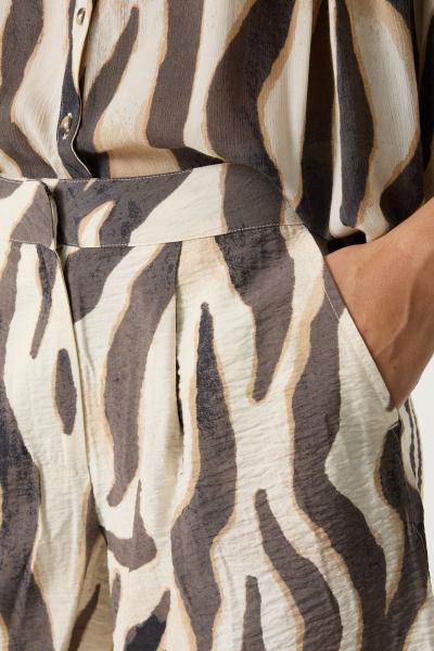 Afbeelding voor product Short van het merk Garcia in het Beige