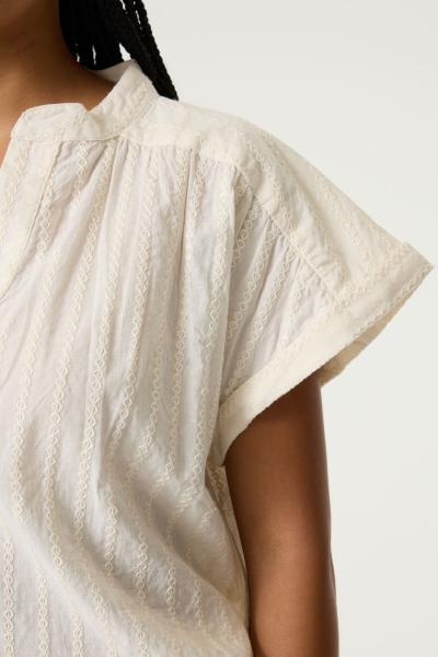 Afbeelding voor product Bloes van het merk Garcia in het Beige