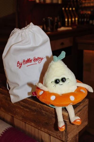 Afbeelding voor product Knuffel van het merk Hello Hossy in het Geel