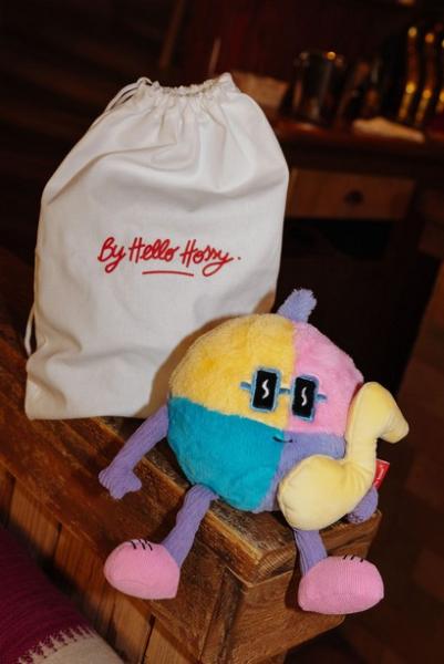 Afbeelding voor product Knuffel van het merk Hello Hossy in het Geel