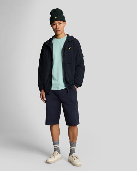 Afbeelding voor product Short van het merk Lyle & Scott in het Marine