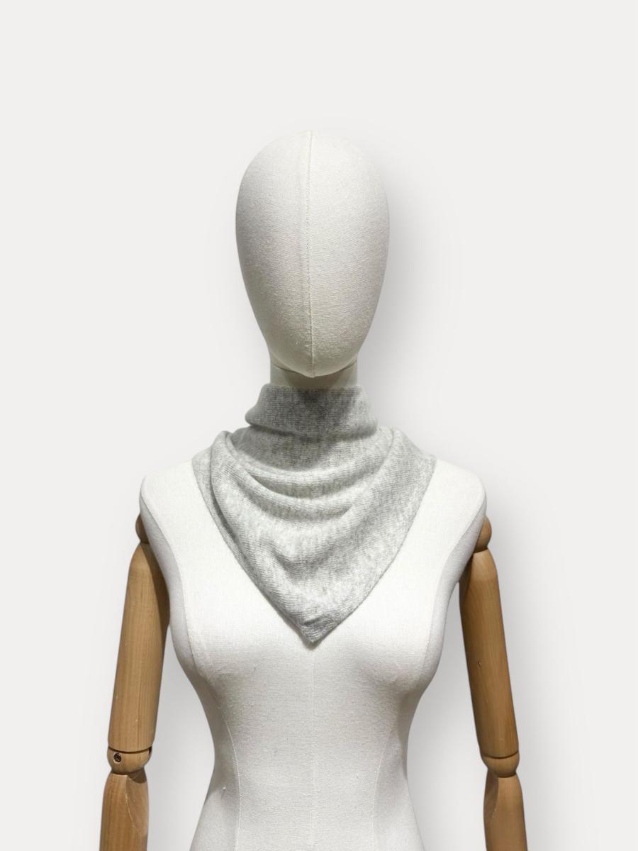 Afbeelding voor product Sjaal  van het merk Artex in het Grijs