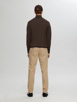 Afbeelding voor product Pull van het merk Selected in het Bruin