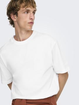 Afbeelding voor product T-shirt van het merk Only & Sons in het Wit