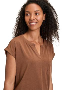 Afbeelding voor product T-shirt van het merk Betty & Co  in het Bruin