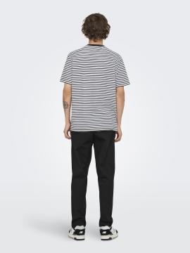 Afbeelding voor product T-shirt van het merk Only & Sons in het Wit