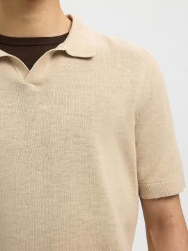 Afbeelding voor product Polo van het merk Selected in het Beige