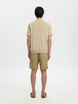 Afbeelding voor product Polo van het merk Selected in het Beige