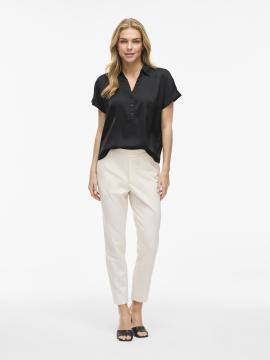 Afbeelding voor product Top van het merk Vila in het Zwart