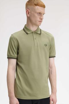 Afbeelding voor product Polo van het merk Fred Perry in het Bordeaux