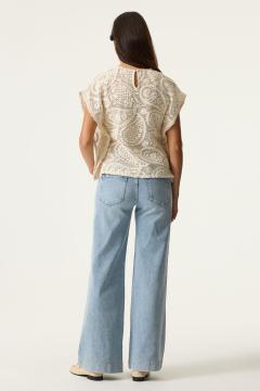 Afbeelding voor product Bloes van het merk Garcia in het Ecru