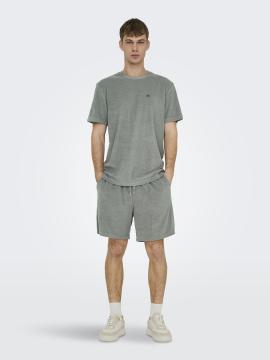 Afbeelding voor product Short van het merk Only & Sons in het Groen