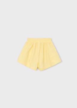Afbeelding voor product Short van het merk Mayoral in het Geel